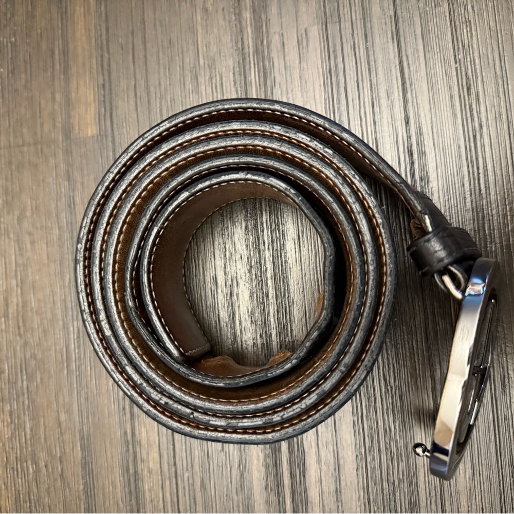 Men's Gucci Designer Belt with Silver Buckle - Picture 2 of 5